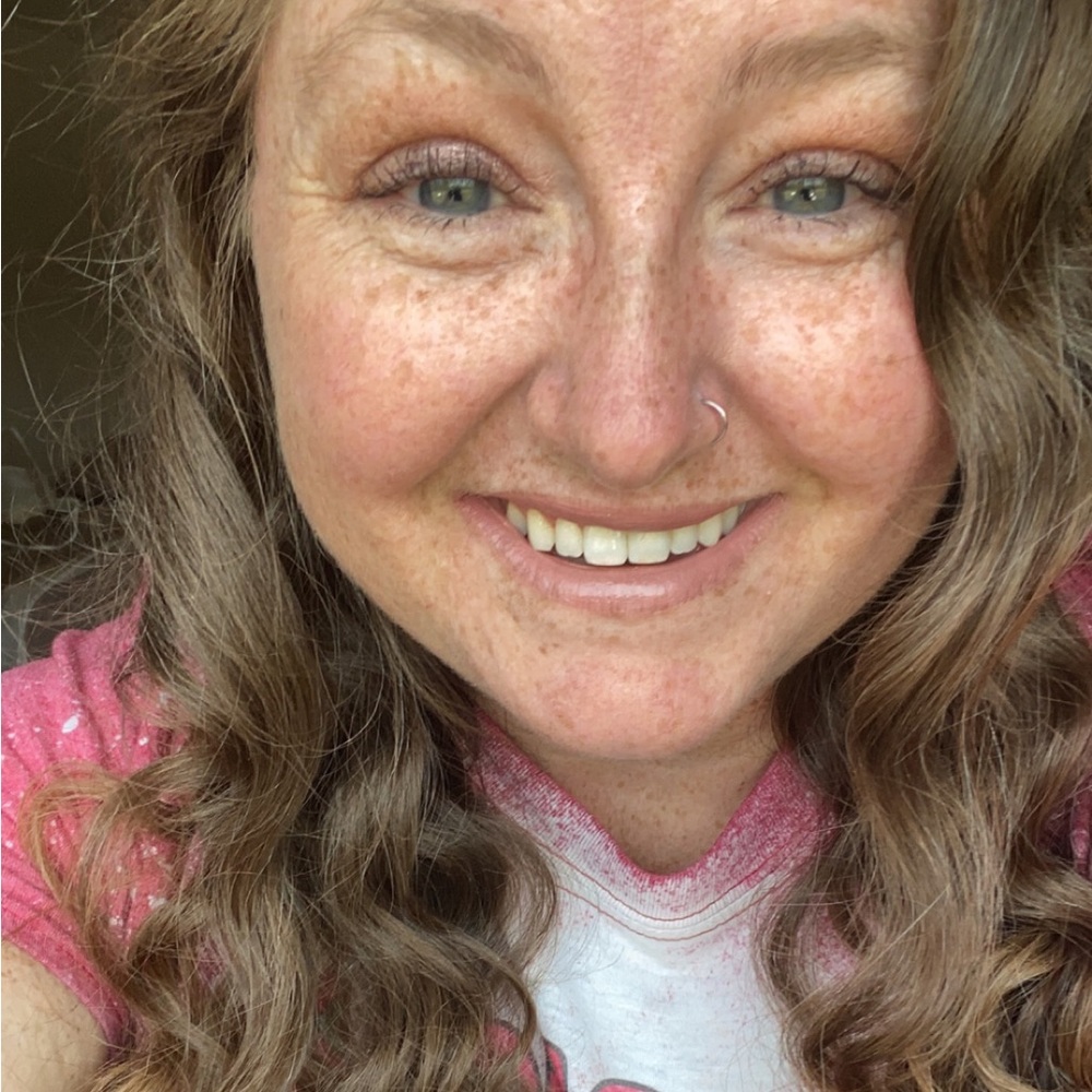 Meet your Posher, Holly